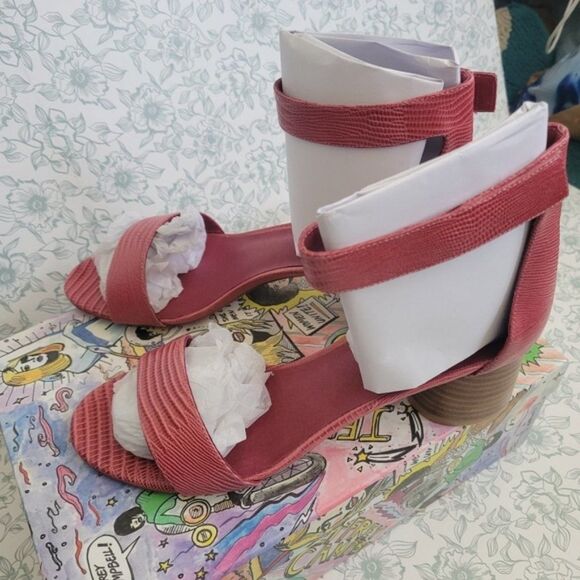 NWT Jeffrey Campbell Issa Block Heels9.5